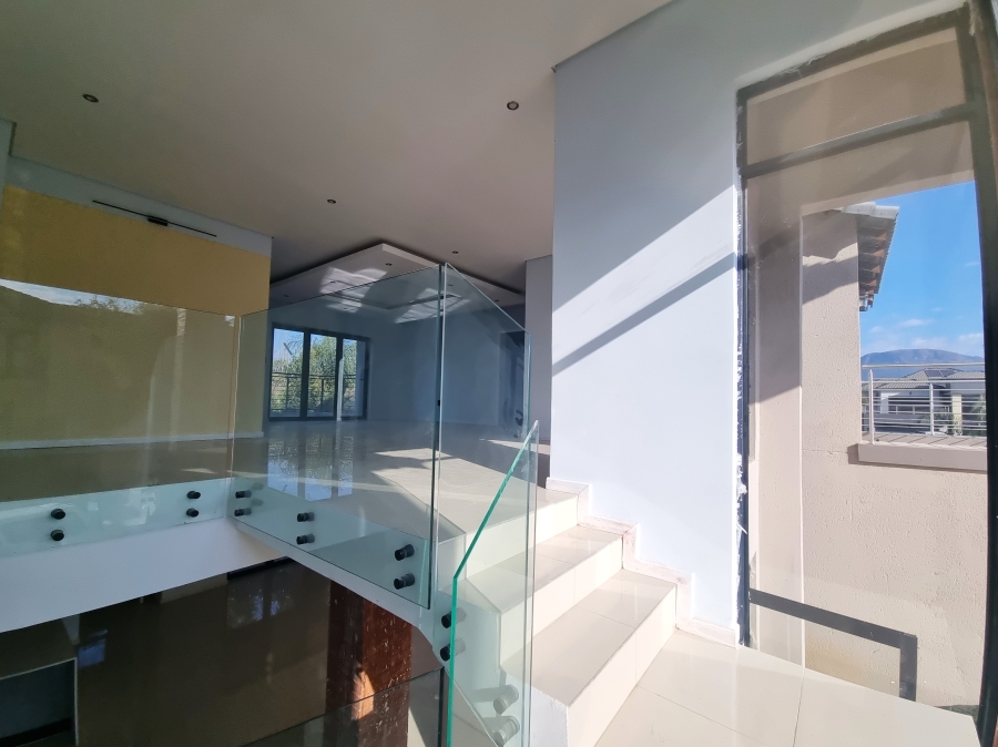 5 Bedroom Property for Sale in Melodie North West